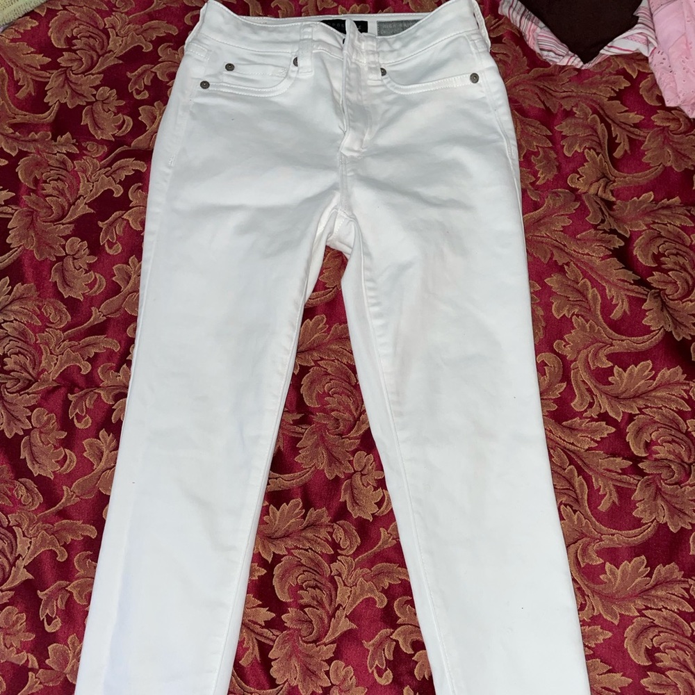 white skinny jeans
